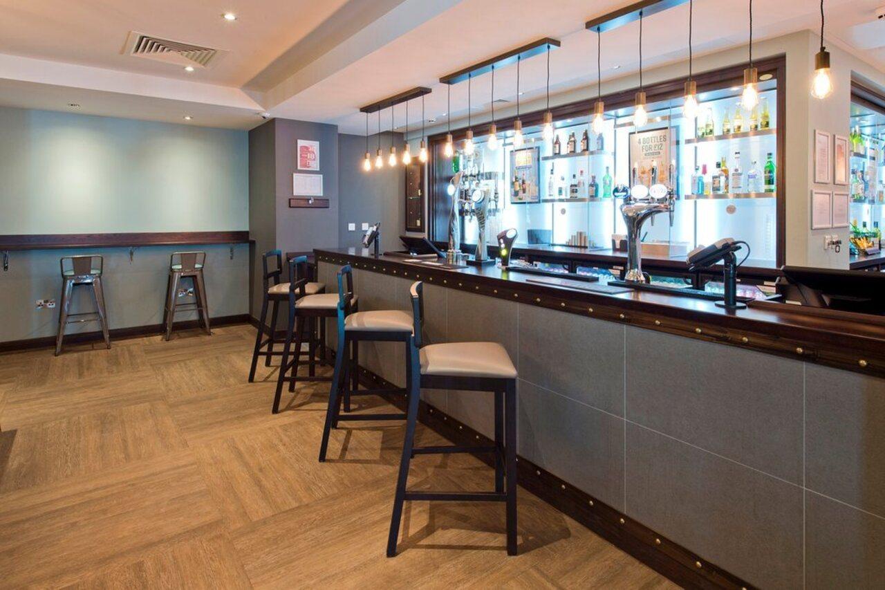 Premier Inn London Wembley Stadium Экстерьер фото
